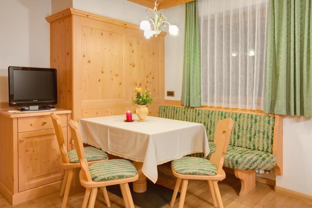 Residence Forcelles Сан-Кассиано Номер фото