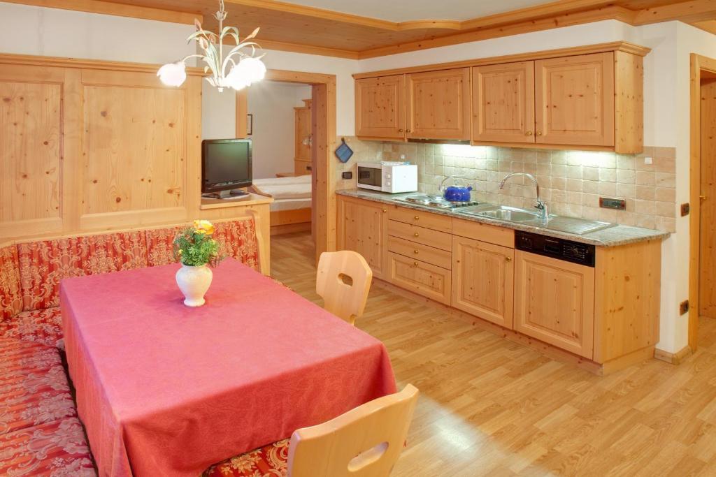 Residence Forcelles Сан-Кассиано Номер фото