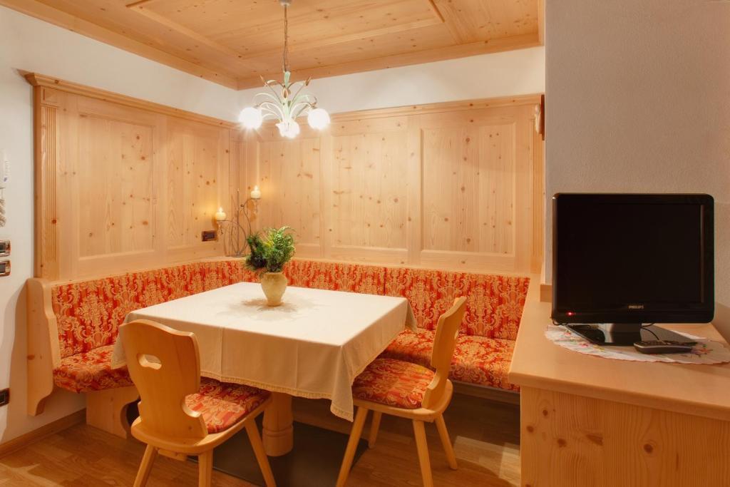 Residence Forcelles Сан-Кассиано Номер фото